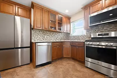 260-70 73rd Avenue #1st Floor w/Basement, Glen Oaks, NY 11004 - Photo 6