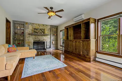 102 E Market Street, Hyde Park, NY 12538 - Photo 14