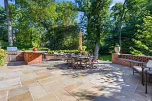 60 Wensley Dr, Great Neck, NY 11020 - Photo 40