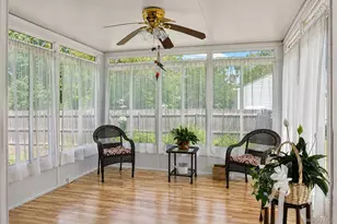 49 Regent St, Patchogue, NY 11772 - Photo 18