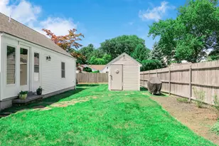 49 Regent St, Patchogue, NY 11772 - Photo 38