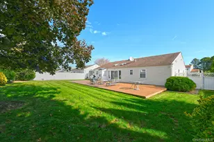 22 Apple Blossom Ln, Patchogue, NY 11772 - Photo 18