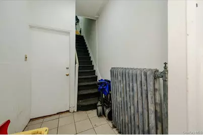 719 Van Nest Avenue, Bronx, NY 10462 - Photo 2