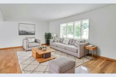 7 Tomkins Court, Commack, NY 11725 - Photo 16
