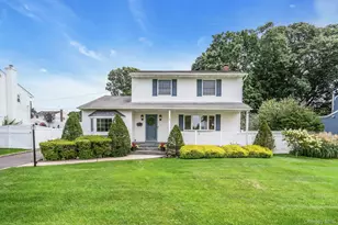 7 Tomkins Ct, Commack, NY 11725 - Photo 2