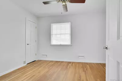 7 Tomkins Court, Commack, NY 11725 - Photo 34