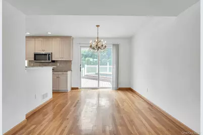 7 Tomkins Court, Commack, NY 11725 - Photo 18