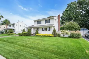 7 Tomkins Ct, Commack, NY 11725 - Photo 4