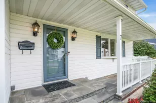 7 Tomkins Ct, Commack, NY 11725 - Photo 8