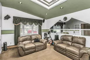 17 Chickadee Ln, Levittown, NY 11756 - Photo 8