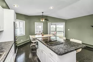 17 Chickadee Ln, Levittown, NY 11756 - Photo 12
