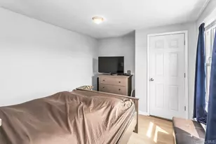 17 Chickadee Ln, Levittown, NY 11756 - Photo 20