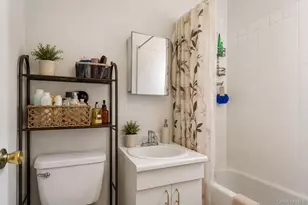 20-25 74th St, East Elmhurst, NY 11370 - Photo 14