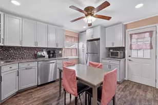 17 Heathcote Rd, Lindenhurst, NY 11757 - Photo 10