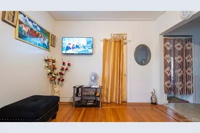 942 Tilden Street, Bronx, NY 10469 - Photo 16