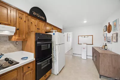 151 N East Boulevard, Massapequa, NY 11758 - Photo 10
