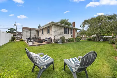 151 N East Boulevard, Massapequa, NY 11758 - Photo 20