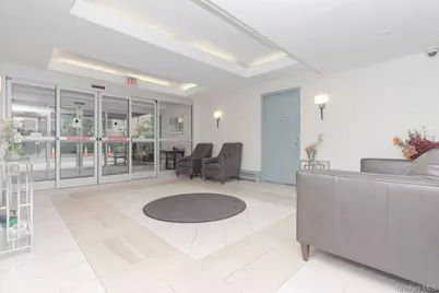 119 E Hartsdale Avenue #7F, Hartsdale, NY 10530 - Photo 2