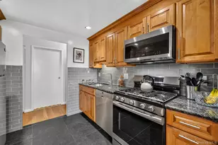 1376 Midland Ave, Yonkers, NY 10708 - Photo 16