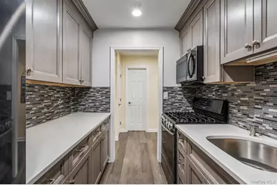 150 Pointe Circle N. #150, Coram, NY 11727 - Photo 4