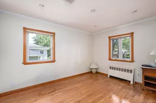 131 Stratford N, Roslyn Heights, NY 11577 - Photo 14