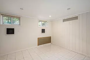 131 Stratford N, Roslyn Heights, NY 11577 - Photo 20