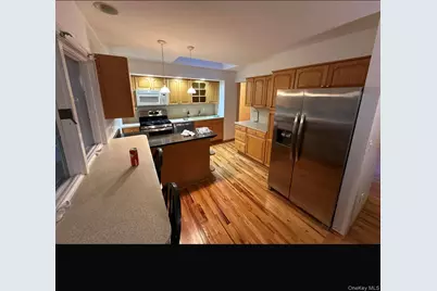 18 Greenwich Road, Smithtown, NY 11787 - Photo 18