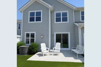 11 Willow Terrace #11, Coram, NY 11727 - Photo 4