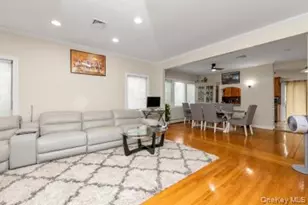 14 N 4th St, New Hyde Park, NY 11040 - Photo 2