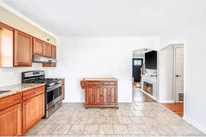 13 Maple Drive, Lindenhurst, NY 11757 - Photo 12