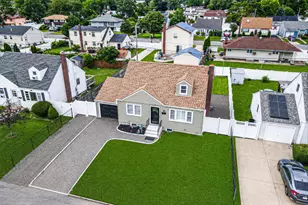 13 Maple Dr, Lindenhurst, NY 11757 - Photo 4