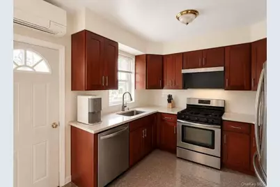 4320 Utopia Parkway, Flushing, NY 11358 - Photo 4
