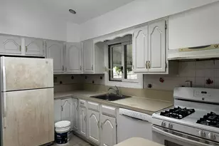 46 Haverford, Hicksville, NY 11801 - Photo 4