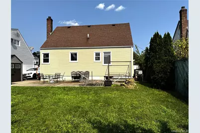 2312 Maple Street, Seaford, NY 11783 - Photo 20