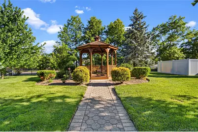 86 Cardinal Lane #2B, Islip, NY 11751 - Photo 2