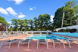 86 Cardinal Ln, Islip, NY 11751 - Photo 4