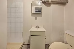 93-44 Vanderveer St, Queens Village, NY 11428 - Photo 16
