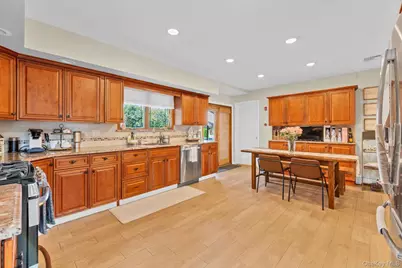 3290 Parkway Drive, Baldwin, NY 11510 - Photo 6