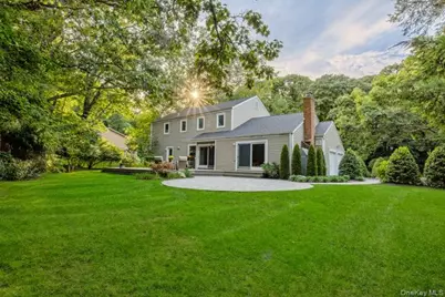 18 Robert Townsend Drive, Setauket, NY 11733 - Photo 2