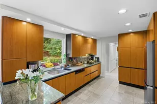 18 Robert Townsend Dr, Setauket, NY 11733 - Photo 12
