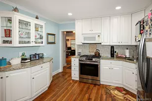 40 Plymouth Dr S, Glen Head, NY 11545 - Photo 14