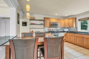 360 Bayport Ave, Bayport, NY 11705 - Photo 16