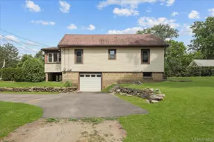 37 Yates Ave, Poughkeepsie, NY 12601 - Photo 4