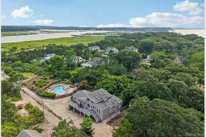 588 E. Long Beach Road, Nissequogue, NY 11780 - Photo 2