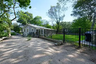 69 Hill Dr, Riverhead, NY 11901 - Photo 10