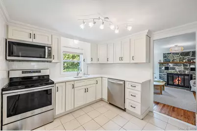 69 Hill Drive, Riverhead, NY 11901 - Photo 16