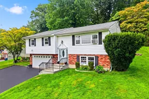 161 Geymer Dr, Mahopac, NY 10541 - Photo 2