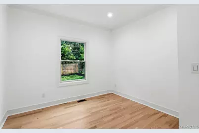 93 Morton Boulevard, Plainview, NY 11803 - Photo 24