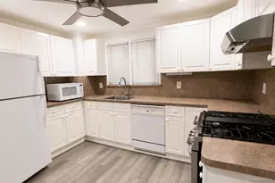 4 Brown St, West Babylon, NY 11704 - Photo 10