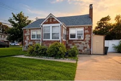 4 Brown Street, West Babylon, NY 11704 - Photo 2